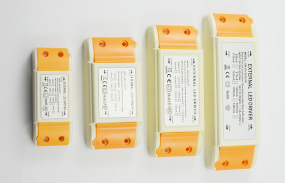 Del LED alimentazione il driver costante 85V - 265V il CA, il CE RoHS della corrente LED da 18 watt