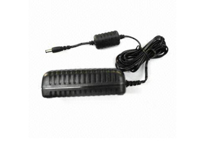 Universale AC / DC Power Adapter For Laptop, LED, ecc