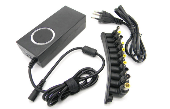 Il CE certifica il CA 90W all'adattatore universale di potere del computer portatile di CC sopra la protezione corrente