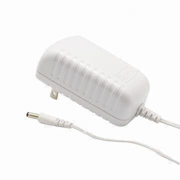 adattatore universale di corrente alternata 15W, alimentazioni elettriche bianche del Livello V di colore