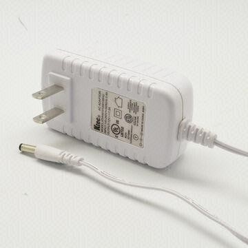 adattatore universale di corrente alternata 15W, alimentazioni elettriche bianche del Livello V di colore