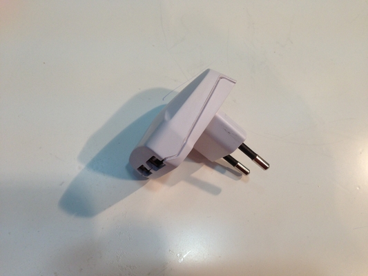 2.1A bianchi si raddoppiano la spina dell'Eu del caricatore dell'adattatore di corrente alternata Del caricatore della parete del Usb, 100 - 240v