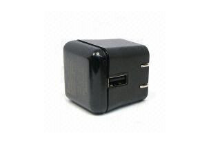 Adattatore universale compatto 10mA - 2100mA di potere di 5V USB con alta efficienza