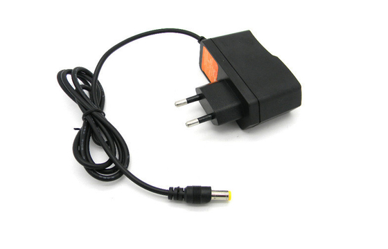 CA all'adattatore 9V 1A sopra tensione per il router, 100-240Vac di potere del supporto della parete di CC
