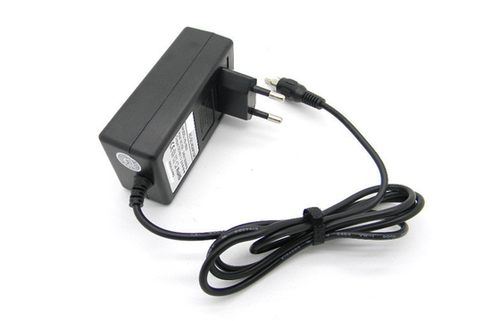 100-240VAC ha introdotto l'adattatore RCA Jack di potere del Parete-supporto della spina 16V 2A di UE per Santral