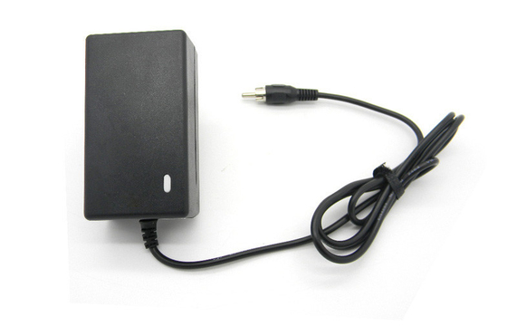 100-240VAC ha introdotto l'adattatore RCA Jack di potere del Parete-supporto della spina 16V 2A di UE per Santral
