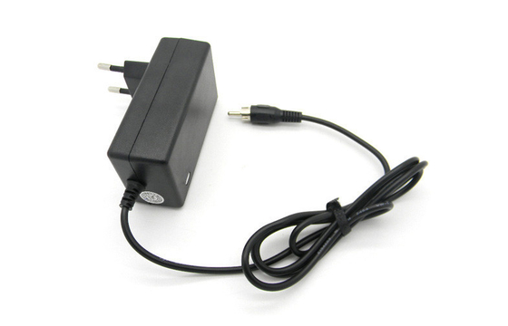 100-240VAC ha introdotto l'adattatore RCA Jack di potere del Parete-supporto della spina 16V 2A di UE per Santral