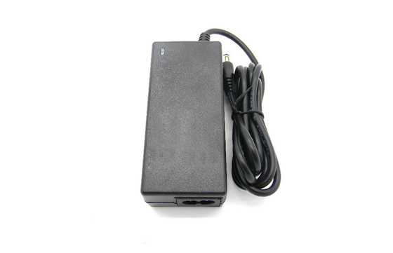 Alimentazione elettrica di commutazione/adattatore da tavolino elettrici di esterno 12V 5A