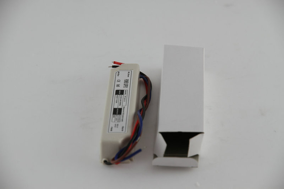 Alto driver costante di tensione LED di luminosità 12V 20W impermeabile con CA universale