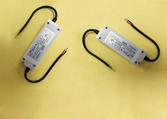 IP64 alimentazione elettrica di illuminazione di alta efficienza LED, driver sottile eccellente del LED con l'input di CA