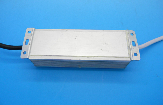 Alto Efficency 30W impermeabilizza l'alimentazione elettrica per la corrente costante 12V della luce la contabilità elettromagnetica IP67 del LED