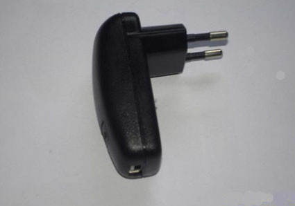 2 / 3 poli Mini parete Universal USB Power Adapter con EU, Regno Unito, Stati Uniti, CH, AU plug